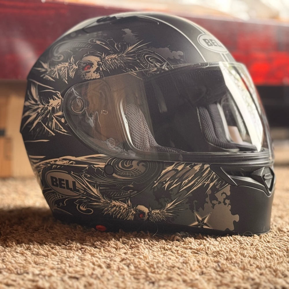 Bell Qualifier Winger helmet- XS